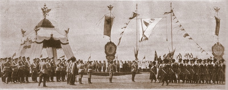 Парад войск в Костроме после закладки памятника