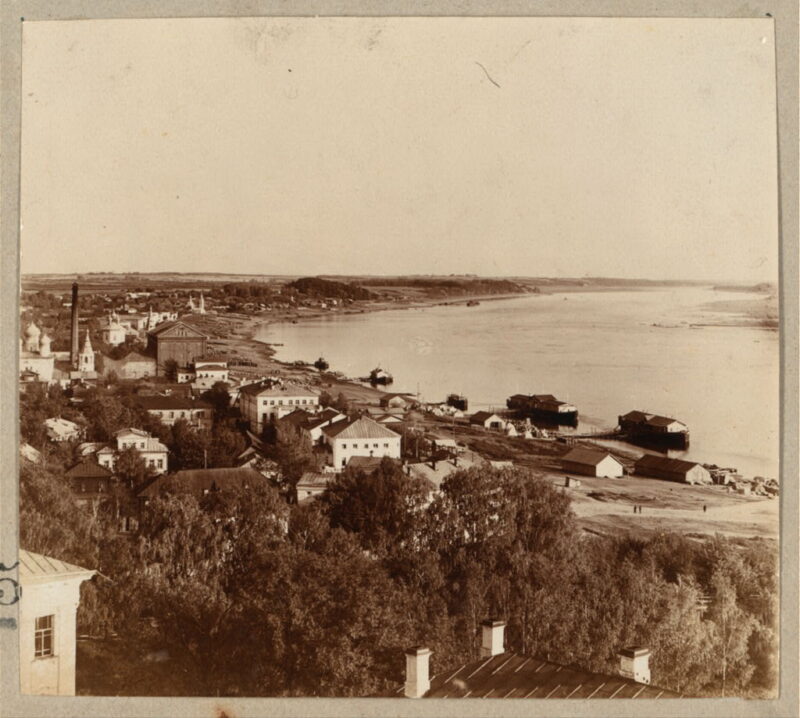 Кострома. Вид с колокольни на набережную Волги. 1910