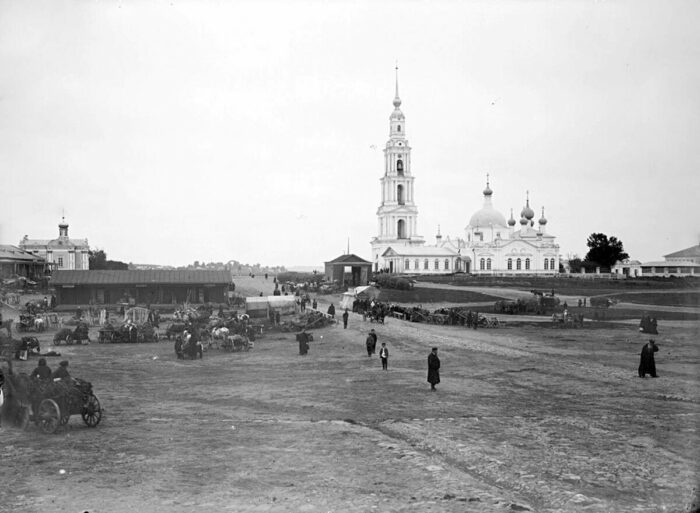 Николаевский собор с колокольней в 1903 году