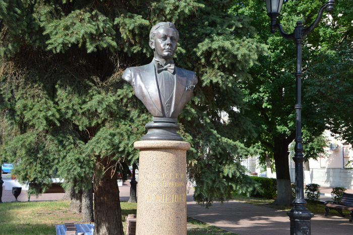 Памятник Сергею Лемешеву в Твери