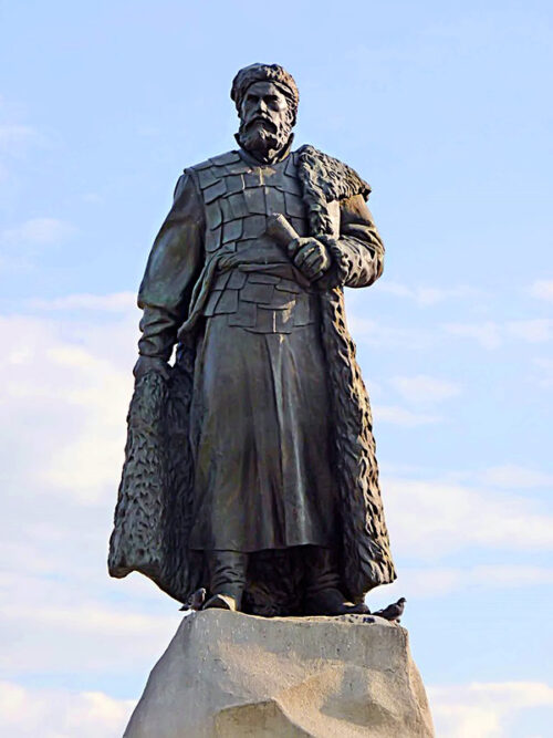 Памятник Ерофею Хабарову в Хабаровске