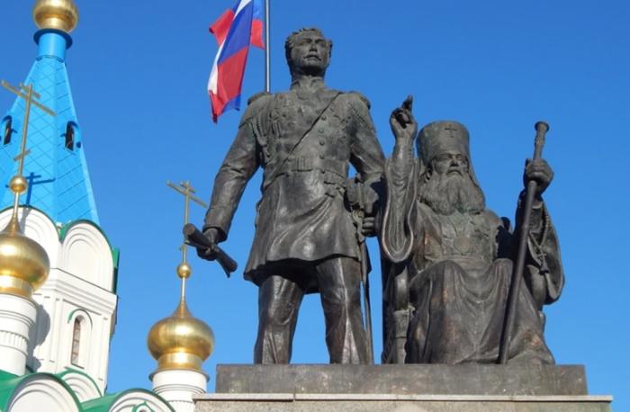 Памятник основателям Приамурья: Муравьёву-Амурскому и святителю Иннокентию