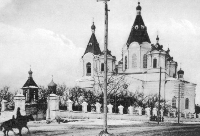 Покровская церковь в Благовещенске. Фото начала XX в.