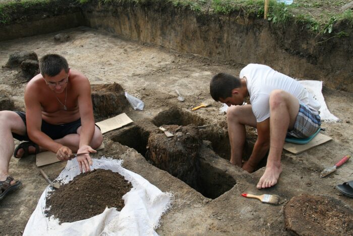 Археологические раскопки на месте Албазинского острога (2014)