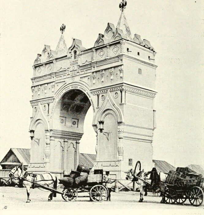 Триумфальная арка в Благовещенске в 1904 году