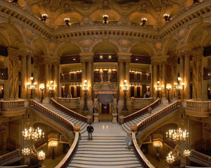 Парадная лестница Опера Гарнье