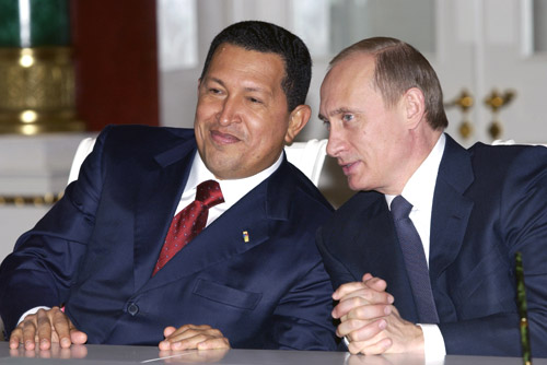 Уго Чавес и Владимир Путин в 2004 году