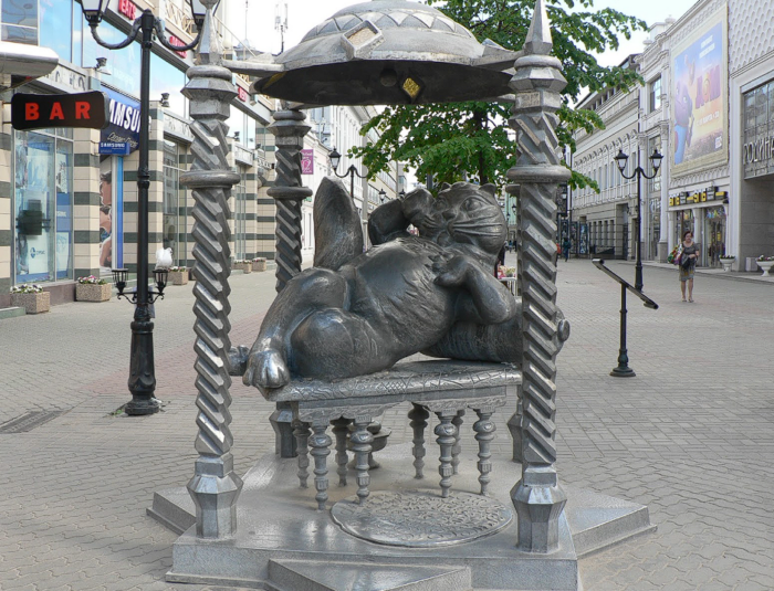 Памятник казанскому коту в Казани