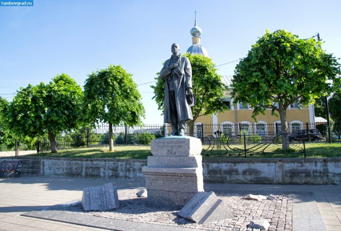 Памятник Рахманинову в Тамбове