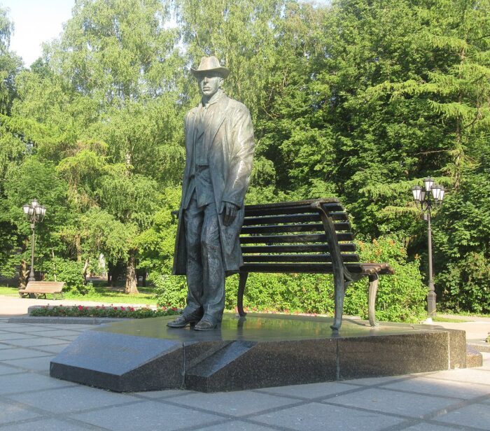 Памятник Рахманинову в Великом Новгороде