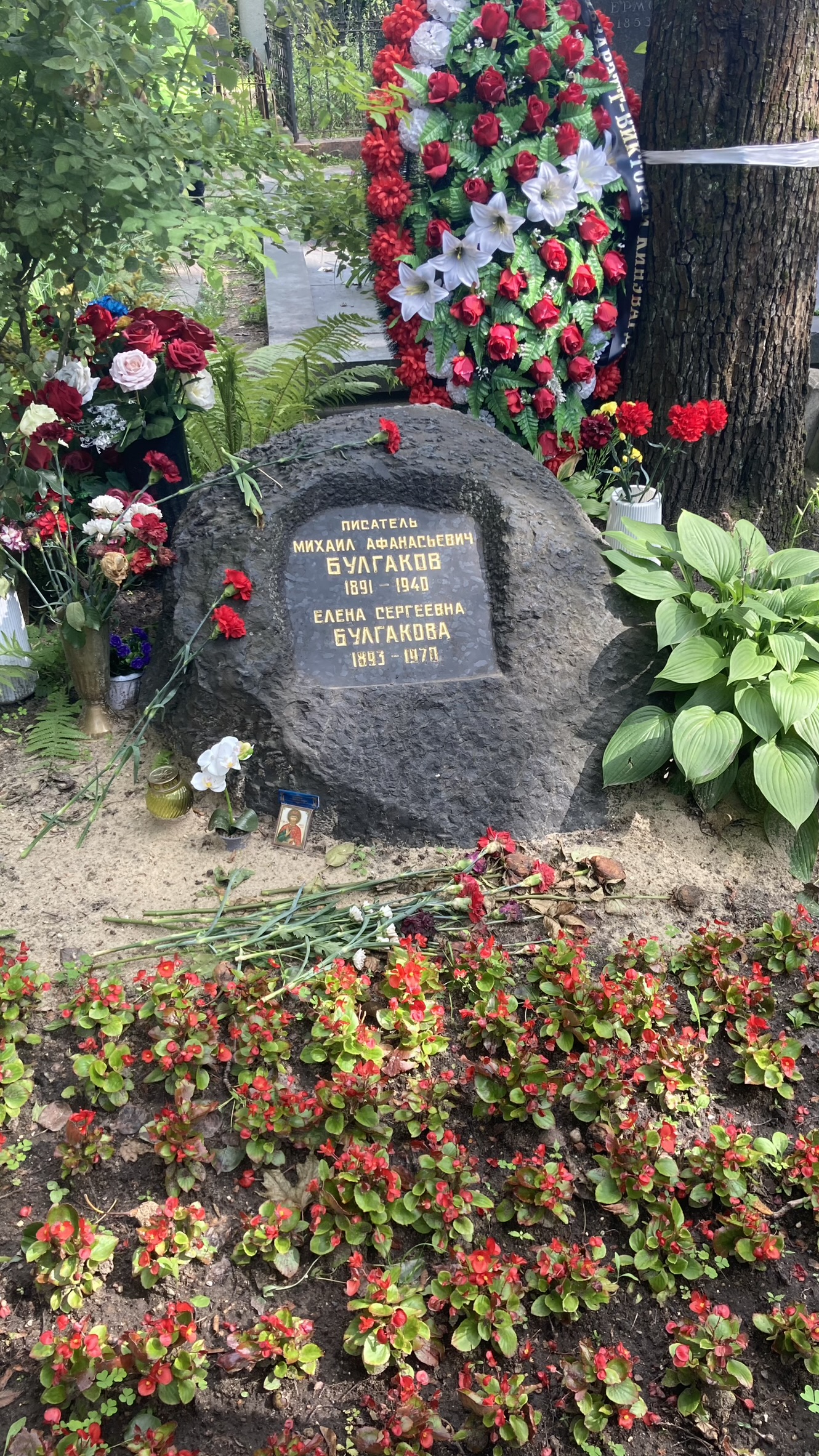 Могила Михаила Булгакова