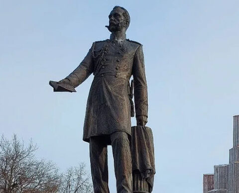 Памятник Александру II в Челябинске