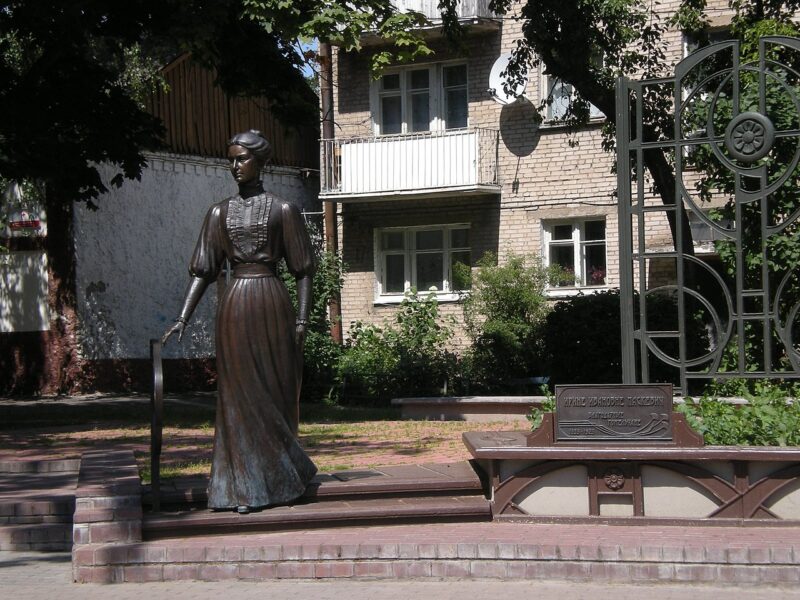 Памятник Ирине Паскевич в Гомеле