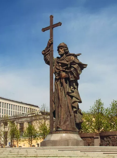 Памятник Владимиру Великому в Москве