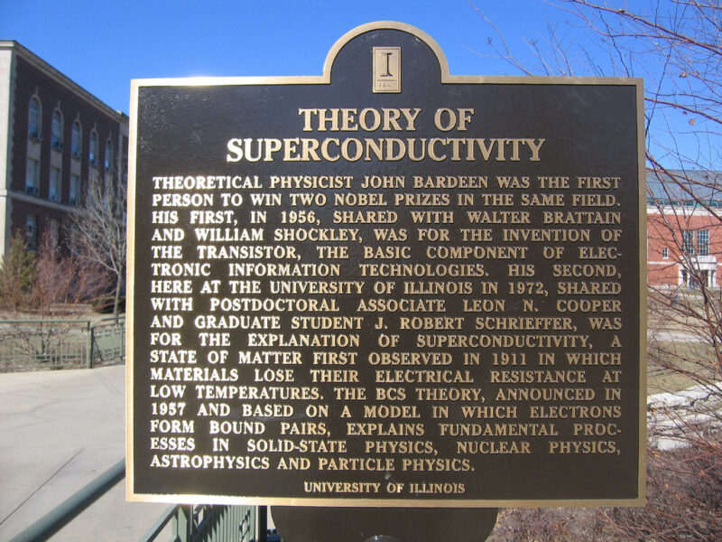 Мемориальная доска памяти Бардина и теории Сверхпроводимости (Иллинойсский университет в Урбана-Шампейне)