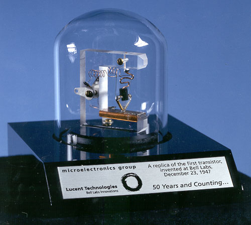 Копия первого в мире работающего транзистора